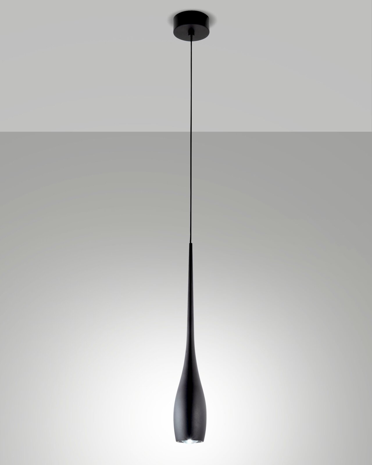Moderne LED-Pendelleuchte in Tropfenform, schwarze Farbe, von der Seite betrachtet.