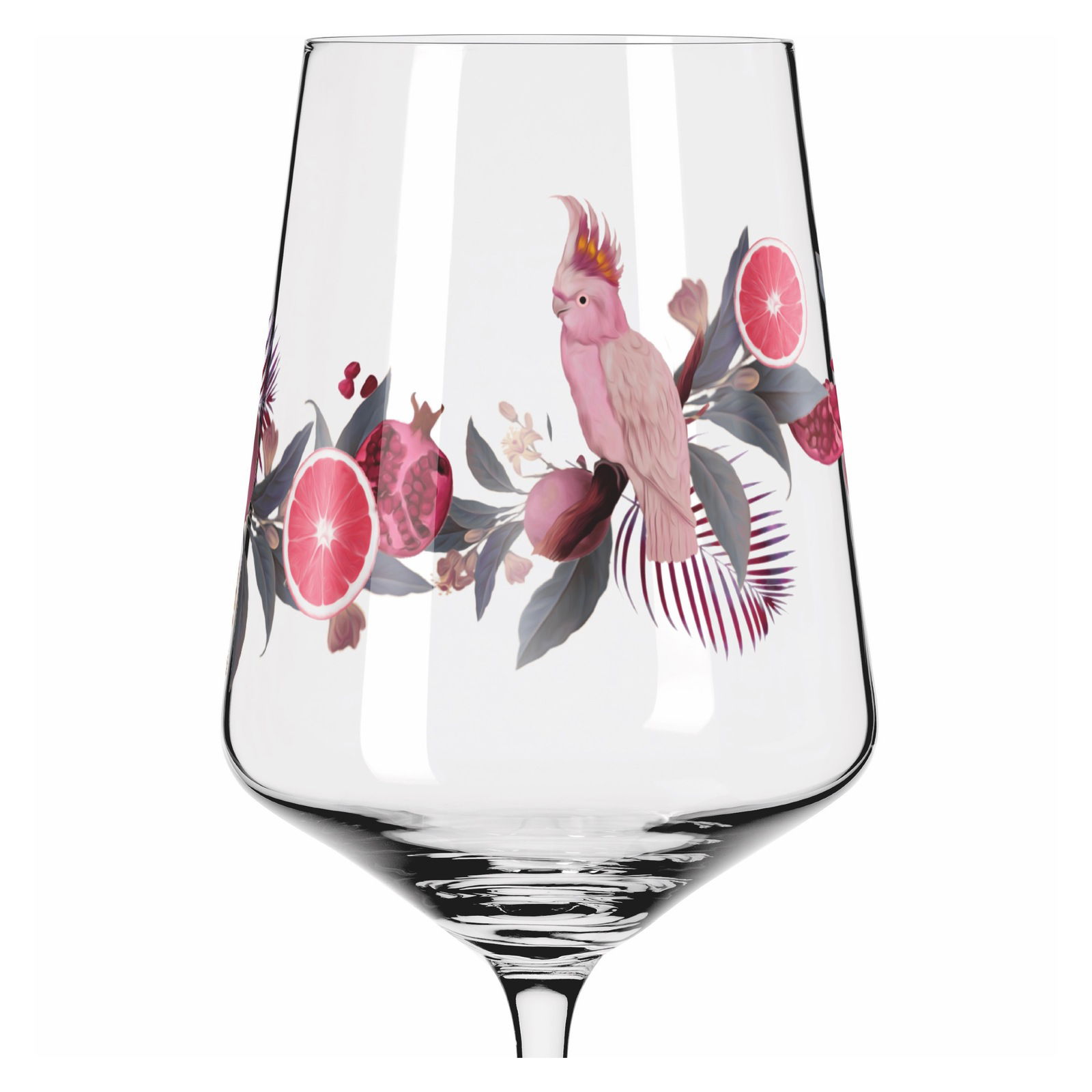Weinglas mit tropischem Design, zeigt einen rosa Kakadu und exotische Früchte, seitliche Perspektive