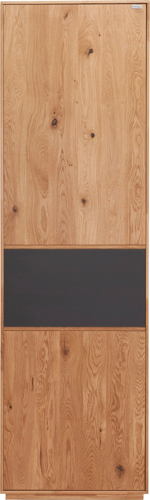 Garderobenschrank aus Holz mit natürlicher Maserung und dunklem Akzent, Frontalansicht