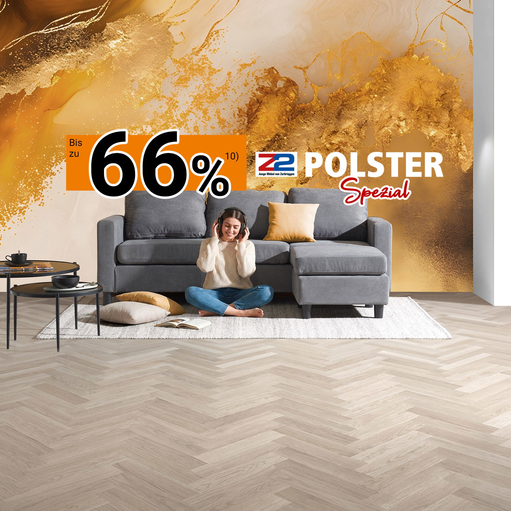 Frau mit Kopfhörern sitzt vor grauem Ecksofa, Werbegrafik zum Polster-Spezial mit bis zu 66 % Rabatt.