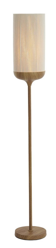 Moderne Stehlampe mit zylindrischem, cremefarbenem Stoffschirm und Holzfuß, frontal in voller Höhe freigestellt auf weißem Hintergrund