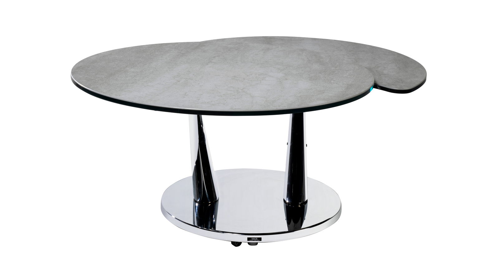 Moderner Couchtisch mit runder, grauer Tischplatte und verchromtem Sockel, seitliche Perspektive