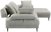 Graues Ecksofa mit mehreren Kissen, seitliche Perspektive