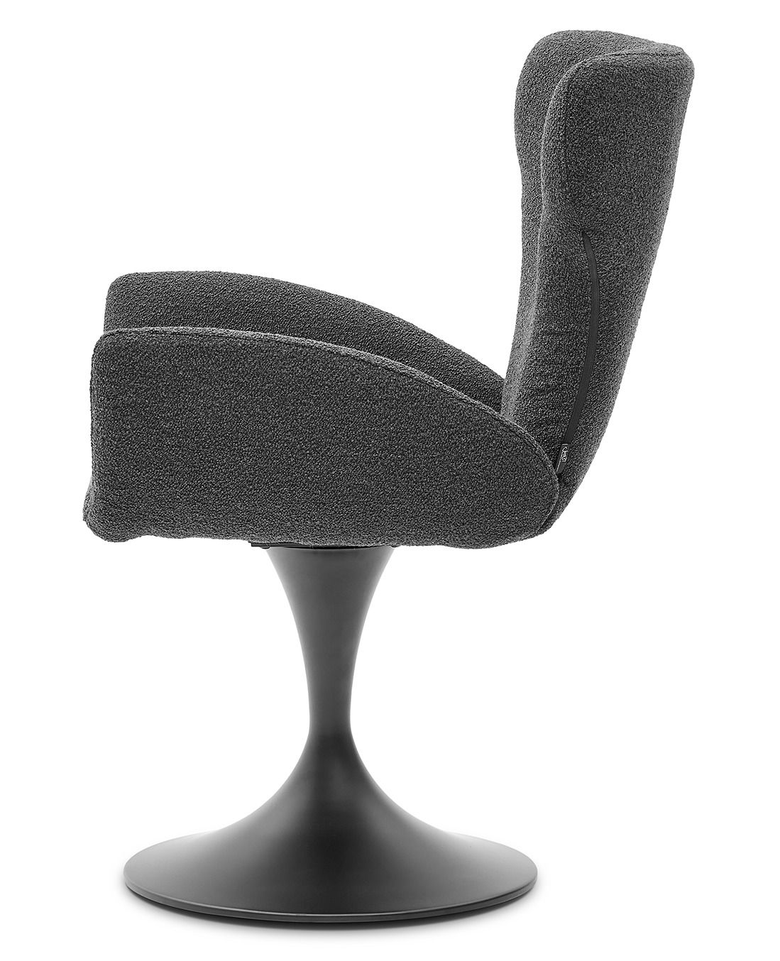 Seitenansicht eines modernen Armlehnstuhls mit schwarzem Sockel und grauem Stoffbezug.