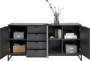 XL-Sideboard in dunklem Design mit offenen Türen und Schubladen, dekoriert mit Büchern, Körben und einer Vase, Frontalansicht