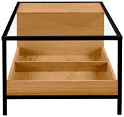 Moderner Couchtisch aus Holz mit Glasplatte und schwarzem Metallrahmen, Frontalansicht