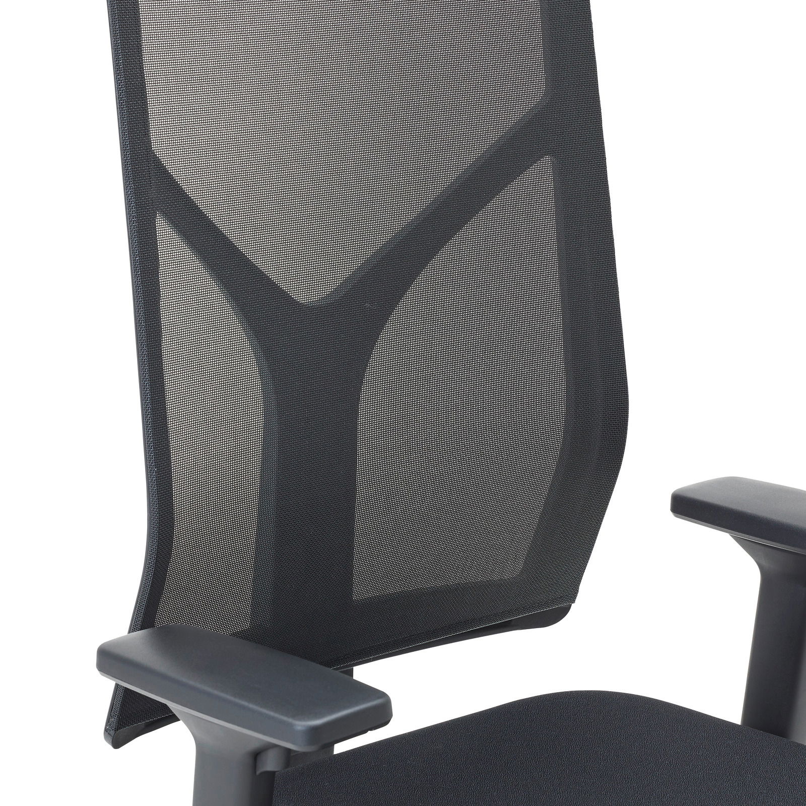 Rückansicht eines modernen Drehstuhls mit Netzrückenlehne und Armlehnen, seitliche Perspektive