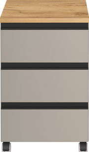 Frontansicht eines Rollcontainers mit drei Schubladen, Holzoberfläche und Rollen.