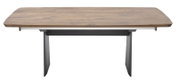 Moderne eettafel met houten blad en metalen poten, vooraanzicht