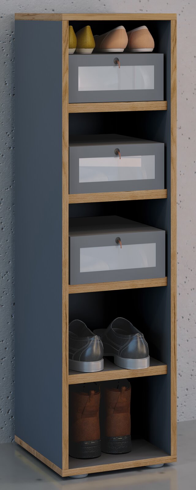Modernes Schuhregal/Schuhschrank in Blau-Grau mit Holzrahmen, drei grauen Schubladen und offenen Fächern mit Schuhen, frontal leicht schräg von vorn fotografiert.