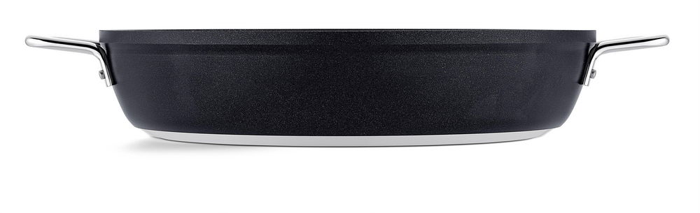 Schwarze Servierpfanne mit zwei silbernen Griffen, Seitenansicht
