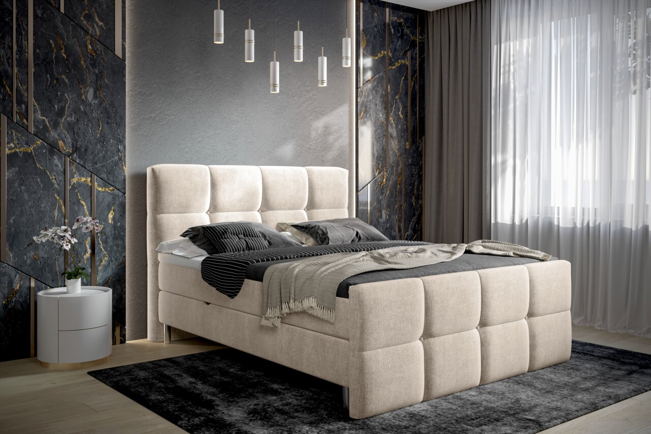 Modernes Boxbett in einem stilvollen Schlafzimmer, seitliche Perspektive. Das Bett hat ein gepolstertes Kopfteil und ist in einem hellen Stoff bezogen. Es steht auf einem dunklen Teppich, umgeben von eleganten Wänden und Vorhängen.
