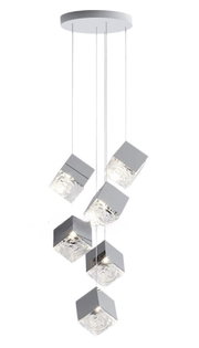 Moderne hanglamp met zes kubusvormige lichtelementen, gezien van onderaf.