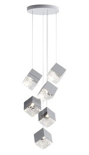 Moderne Hängeleuchte mit sechs würfelförmigen Leuchtelementen, von unten betrachtet.