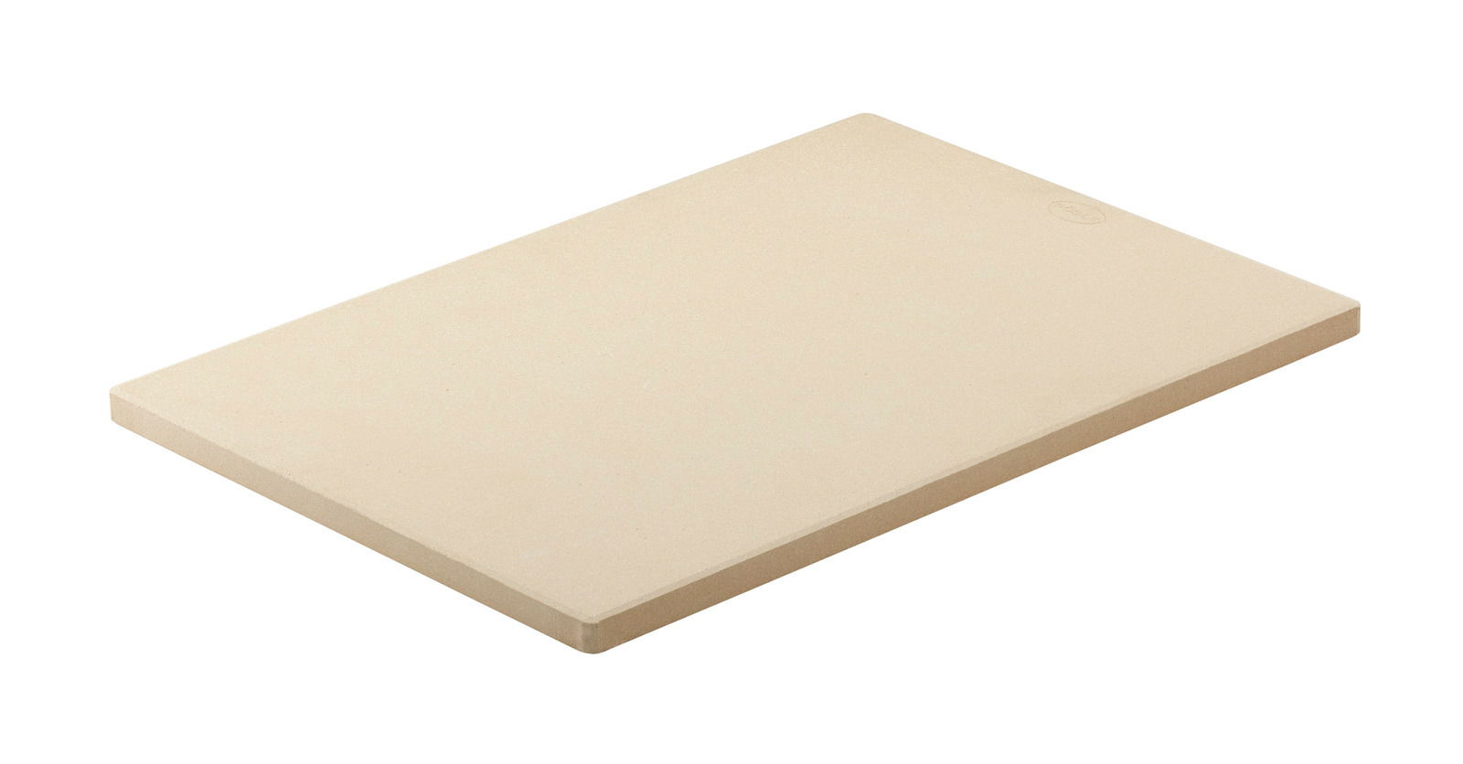 Rechteckiger Pizzastein aus hellem Material, schräg von der Seite fotografiert.