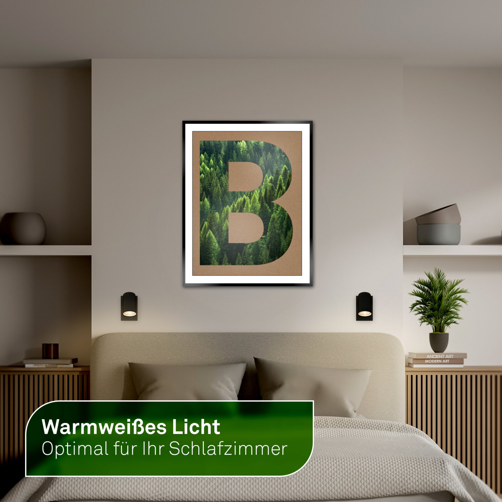 Vooraanzicht van twee zwarte wandlampen met warmwit licht naast een bed in een modern ingerichte slaapkamer