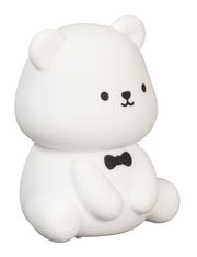 Niedliches Akku-Nachtlicht in Form eines sitzenden Bären mit Fliege, seitliche Perspektive