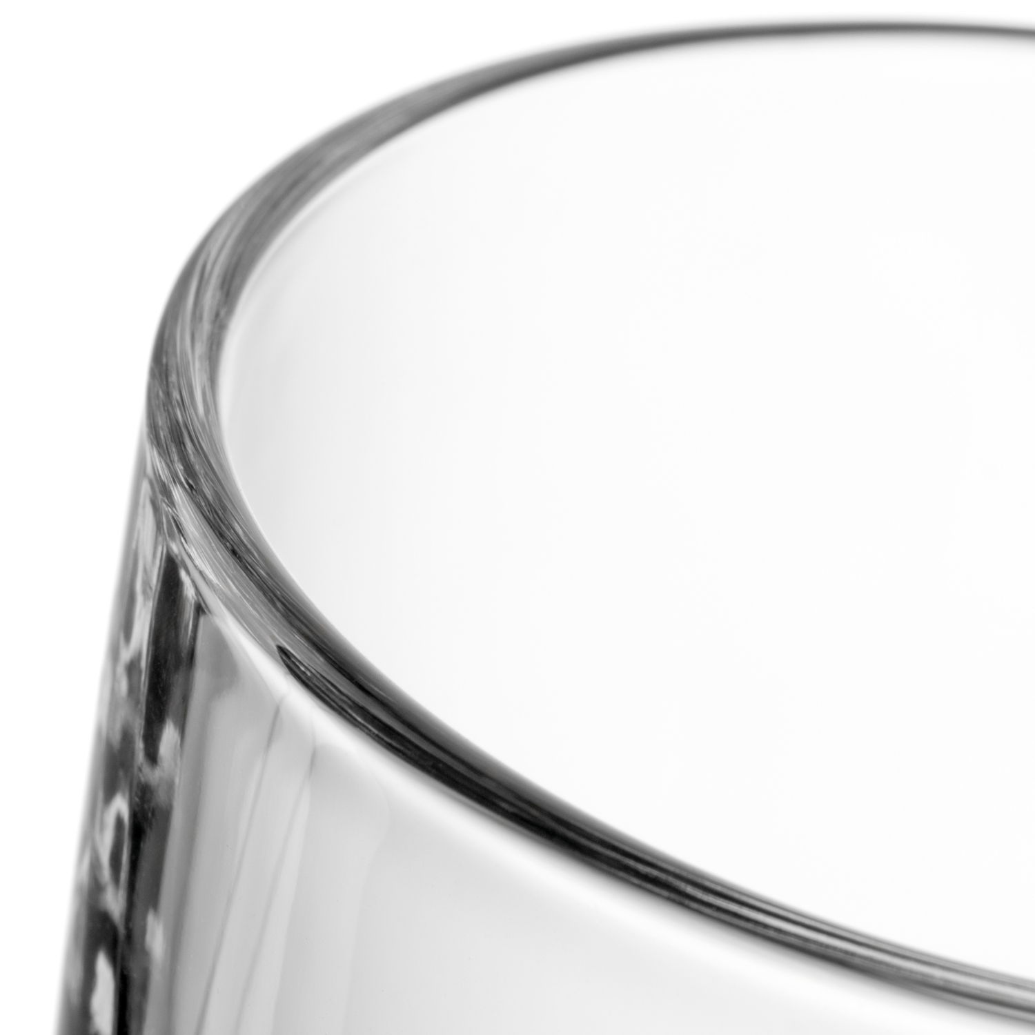 Nahaufnahme einer transparenten Tasse von oben betrachtet