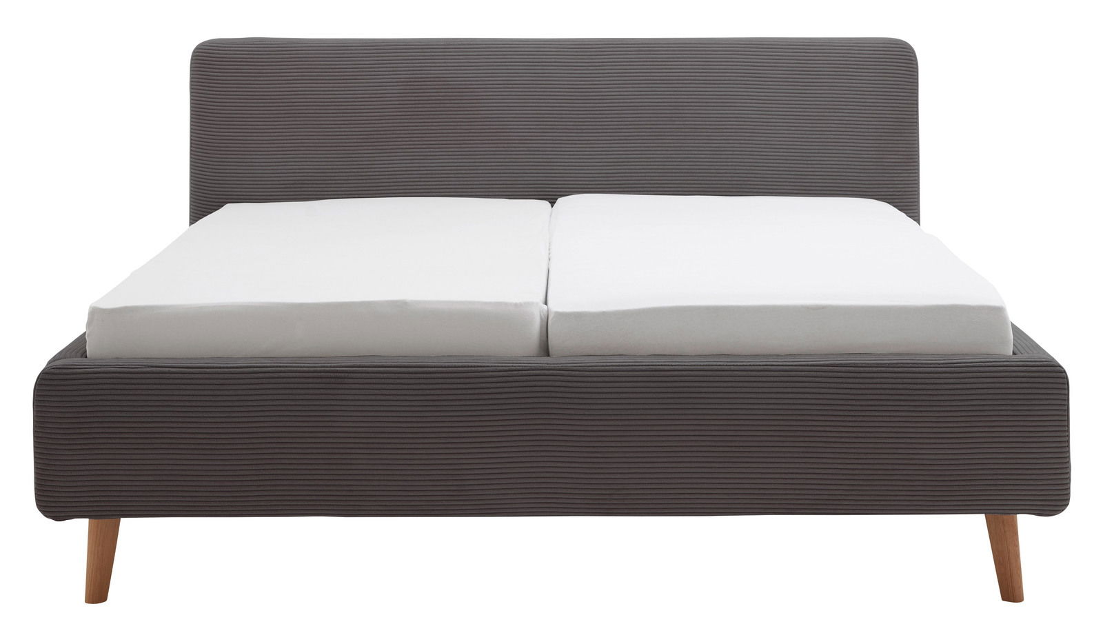 Frontale Ansicht eines grauen Polsterbettgestells mit Holzbeinen und zwei weißen Matratzen.