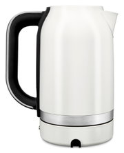 Witte waterkoker met zwarte handgreep, zijaanzicht
