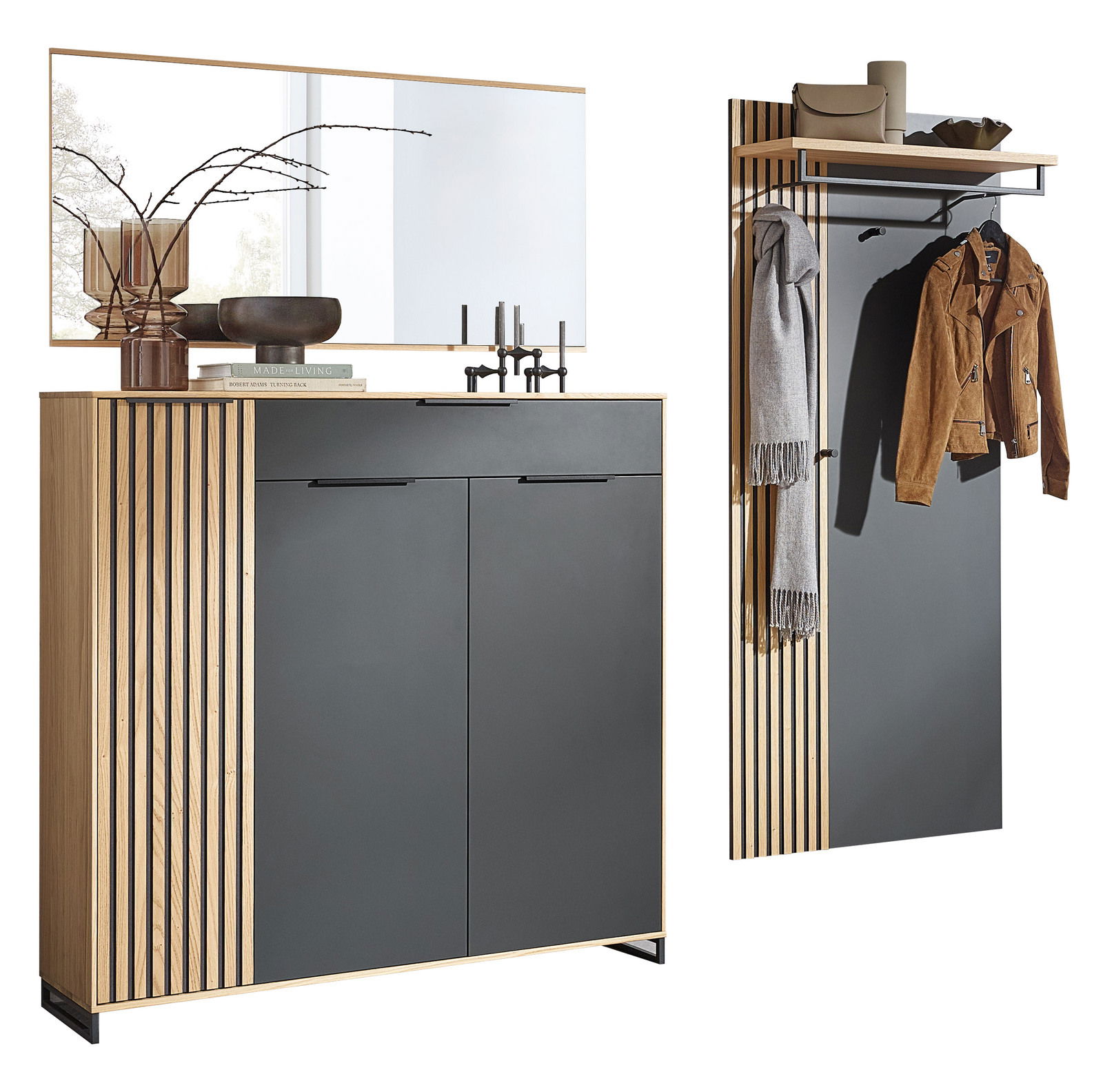 Dieter Knoll Garderoben-Set 3-tlg. RIVA Modernes Garderoben-Set mit Holz- und Metallelementen, bestehend aus einem Schrank mit Spiegel und einer Wandgarderobe mit Haken und Ablage, seitliche Perspektive.