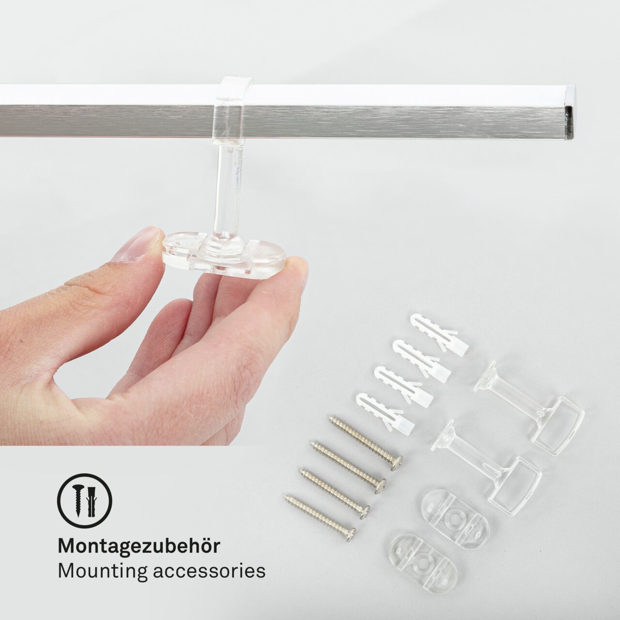 Montagezubehör für LED Deckenleuchte in Aluminium/Chrom, seitliche Perspektive mit Befestigungselementen und Schrauben.