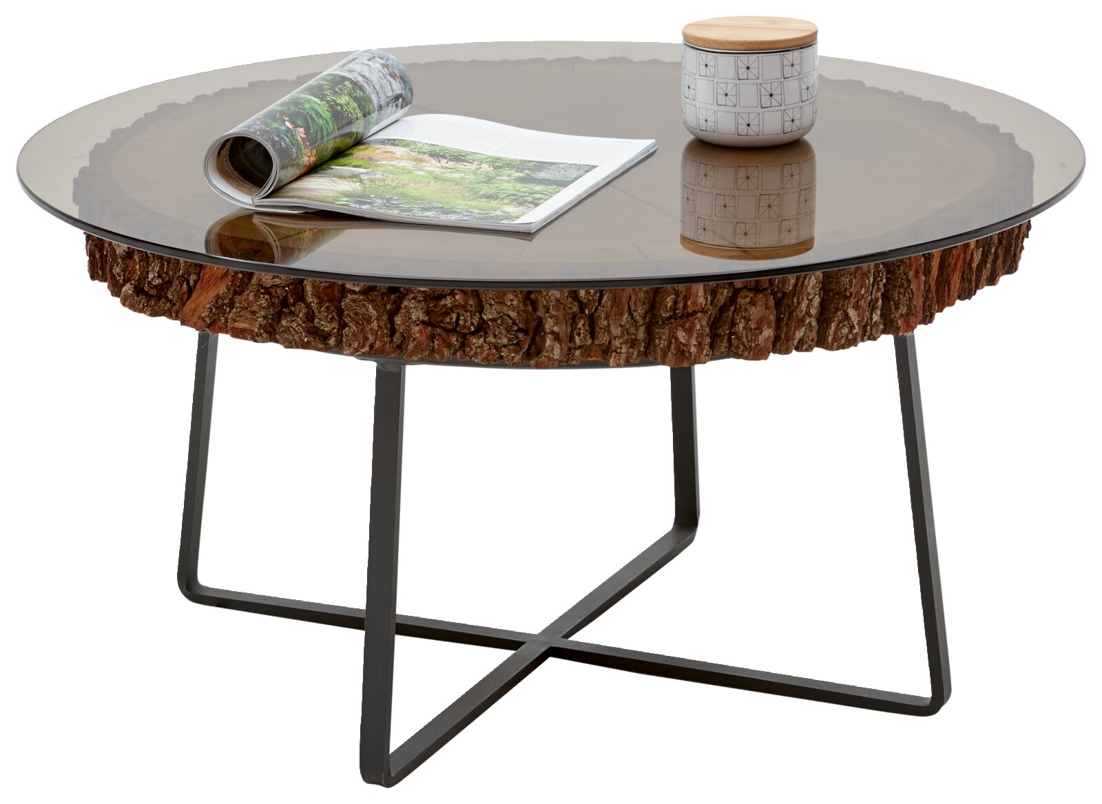 Ronde salontafel met glazen blad en een rustieke houten rand, op een zwart metalen onderstel, gefotografeerd vanuit een zijaanzicht.