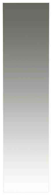 Rechteckiger Spiegel in Frontalansicht mit glatter Oberfläche und schmalem Rahmen.