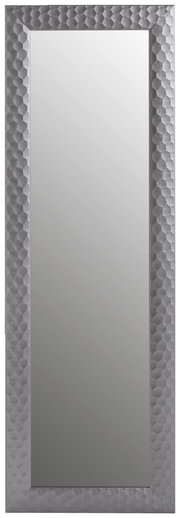 Rechteckiger Spiegel mit facettiertem, silbernem Rahmen, frontal betrachtet.