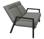 Gartenbank 2er mit grauen Polstern und schwarzem Metallrahmen, seitliche Perspektive