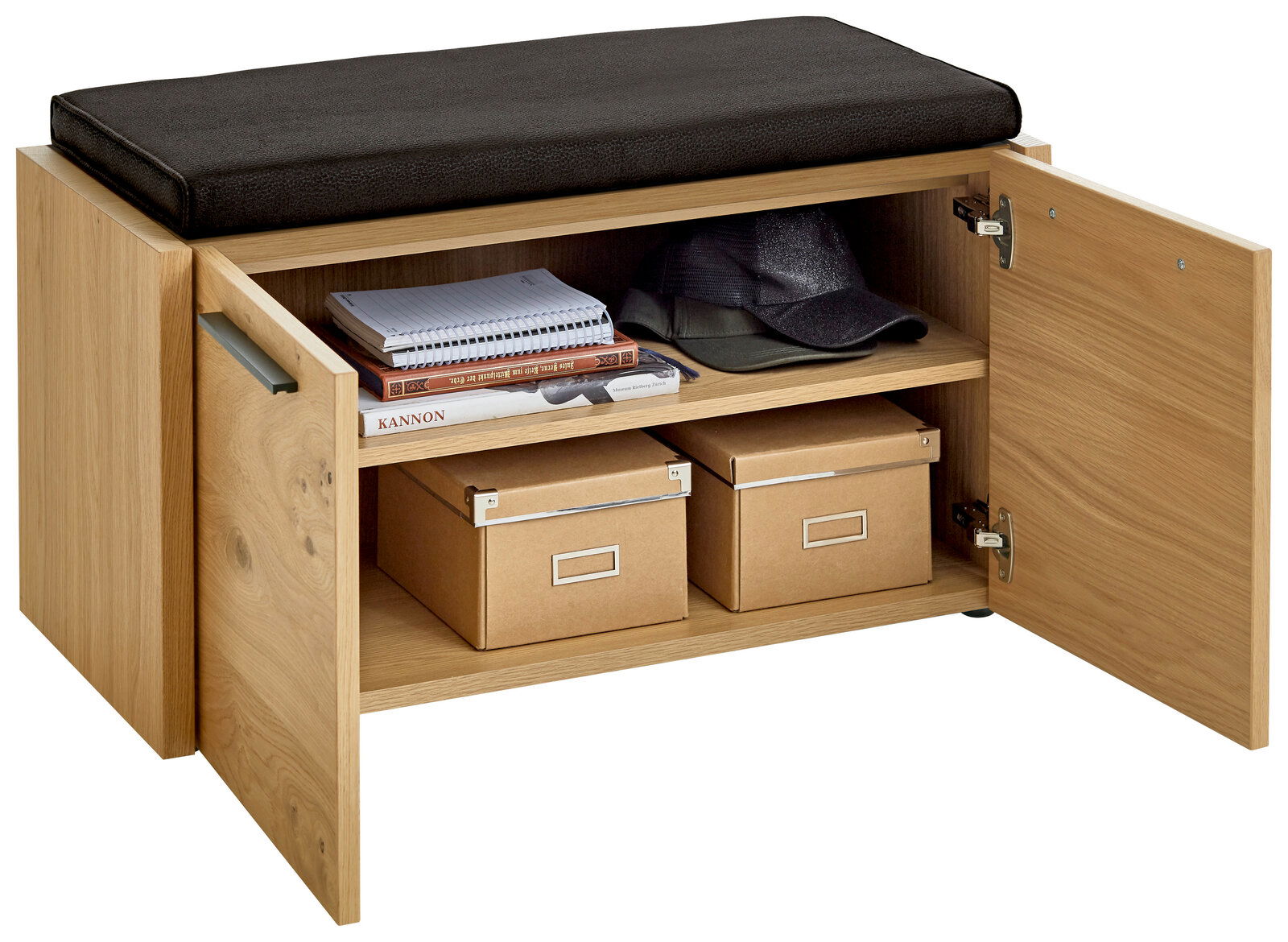 XL-Garderobenbank aus Holz mit schwarzem Sitzpolster, offene Türen zeigen Stauraum mit Regalen und Kartons, seitliche Perspektive