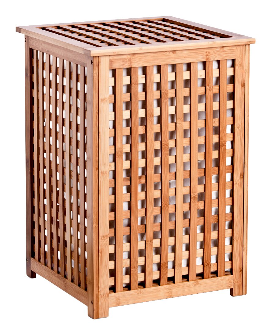 Wäschesammler aus Bambus in schräger Perspektive, mit Gitterdesign und natürlicher Holzoptik.