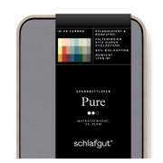 Verpackung eines Spannbettlakens der Marke Schlafgut, Modell Pure, geeignet für Matratzenhöhe 30-35 cm, in 26 Farben erhältlich, pflegeleicht und bügelfrei, aus 95% Bio-Baumwolle und 5% Elasthan, Gewicht 170g/m², Vorderansicht