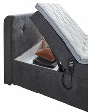 Boxbett ATHEN mit Motor, seitliche Perspektive, geöffnet mit Stauraum und Fernbedienung
