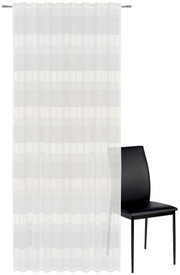 Weißer Fertigvorhang 135x245cm, halbtransparent, mit einem schwarzen Stuhl im Hintergrund, frontal betrachtet.