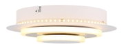 Runde, weiße LED-Deckenleuchte mit mehrstufigem Ring-Design und warmweiß leuchtendem Diffusor, Ansicht leicht von unten (Untersicht) vor weißem Hintergrund