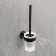 Schwarze WC-Garnitur Meleto, Wandmontage, seitliche Perspektive, auf grauem Hintergrund.