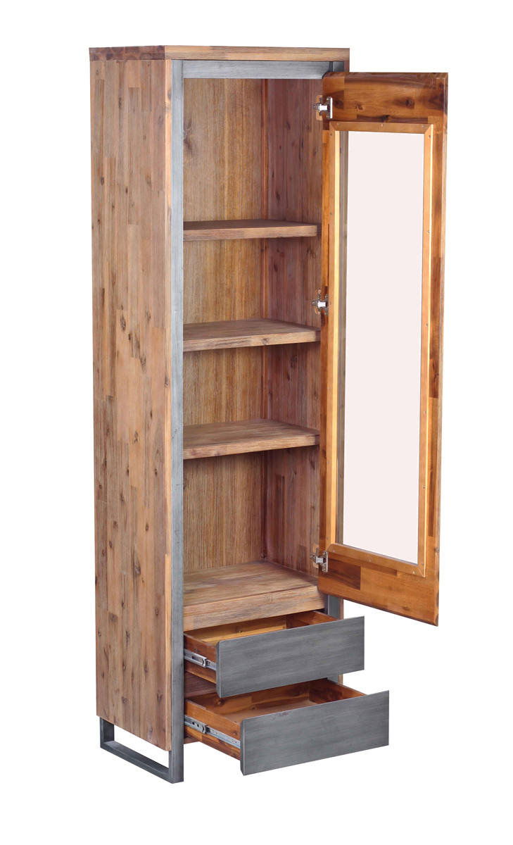 Holzvitrine der Serie BALI mit Glastür und zwei offenen Schubladen, seitliche Perspektive