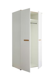 Weißer Kleiderschrank mit zwei Türen und Holzgriffen, eine Tür geöffnet mit Kleiderstange und Ablagefach, fotografiert in schräger Vorderansicht