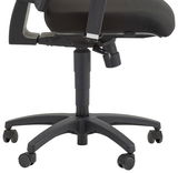 Seitenansicht eines schwarzen Drehstuhls mit verstellbarer Sitzhöhe und Rollen.