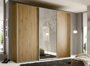 Schwebetürenschrank mit Holzoptik und Spiegeltür, seitliche Perspektive