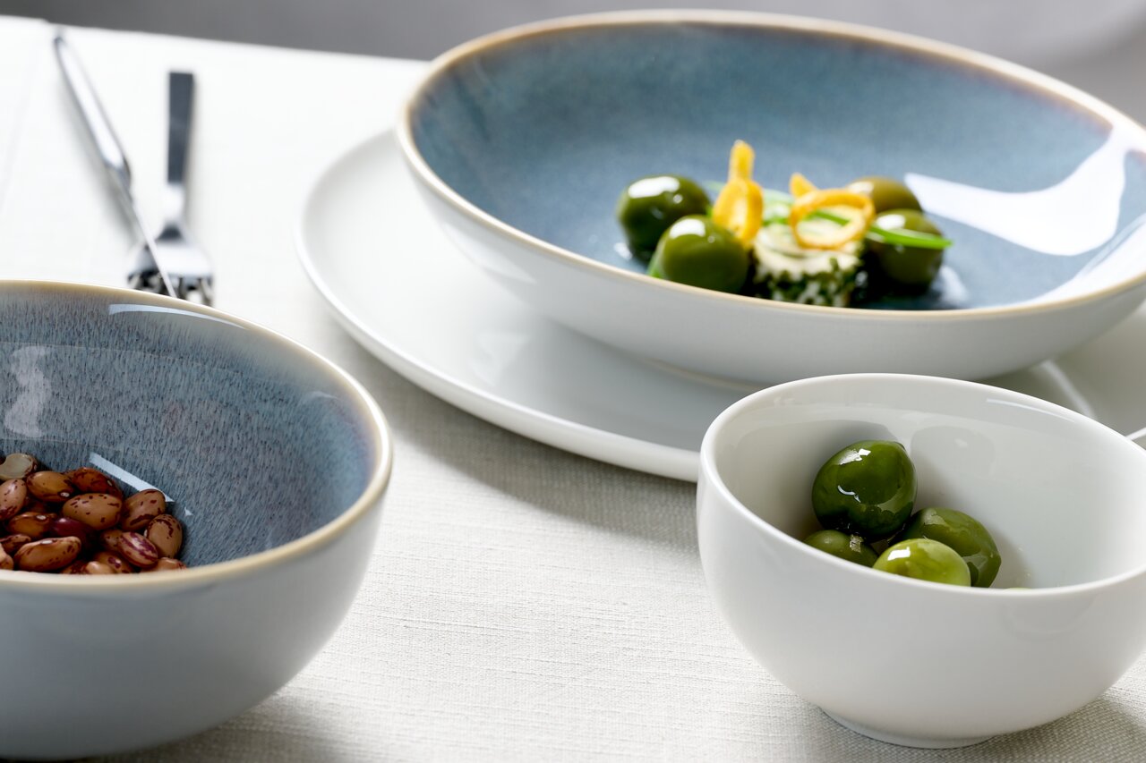 Beilagenschale Skagen 11cm mit grünen Oliven, seitliche Perspektive