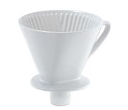 Weißer Kaffeefilter mit Stutzen und Griff, seitliche Perspektive