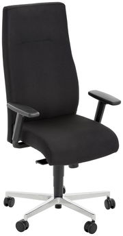 Schwarzer Chefsessel mit Armlehnen und Rollen, seitliche Perspektive