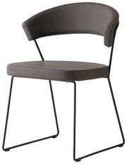 Moderner Stuhl mit gepolstertem Sitz und Rückenlehne in dunklem Leder, seitliche Perspektive