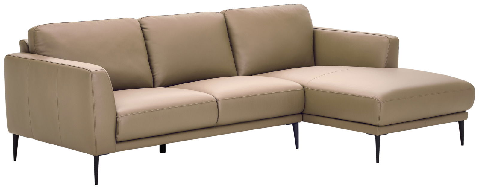 Novel Longchairkombination (LC RE) SF431SS Beige Longchairkombination mit rechter Armlehne, dreisitzig, aus Leder, auf schwarzen Metallfüßen, Perspektive von vorne links