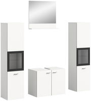 Moderne Badkombination BOSTON in Weiß mit zwei hohen Schränken, einem Spiegel und einem Unterschrank, frontal abgebildet.