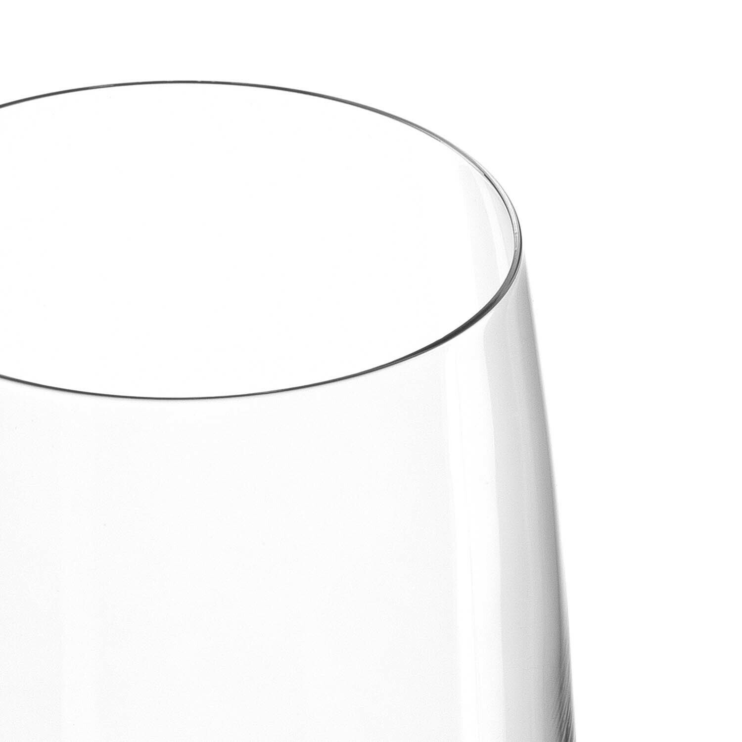 Nahaufnahme eines klaren Bierglases von oben betrachtet