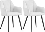 Zwei gepolsterte Esszimmerstühle mit Armlehnen in cremeweißem Strukturstoff und schwarzen, schräg stehenden Beinen, freigestellt auf weißem Hintergrund, in Frontansicht mit leichter Seitenperspektive.