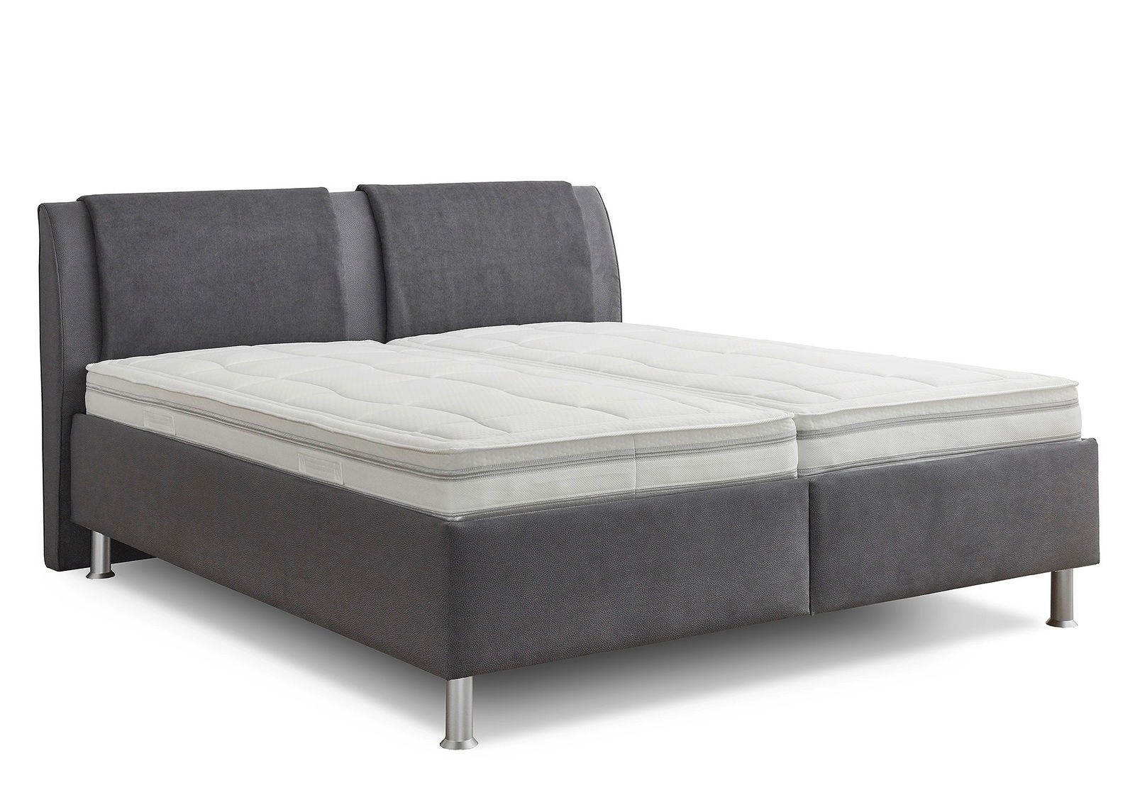 Graues Polsterbett mit hohem Kopfteil und silbernen Füßen, seitliche Perspektive